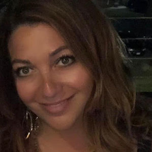 Meet your Posher, Adriana